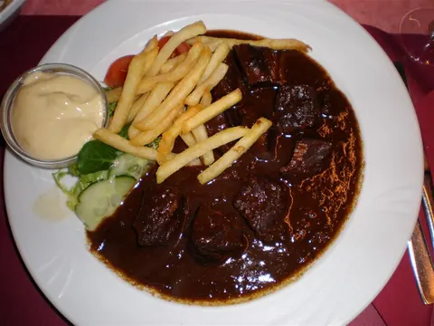 Illustration: carbonnade with chips